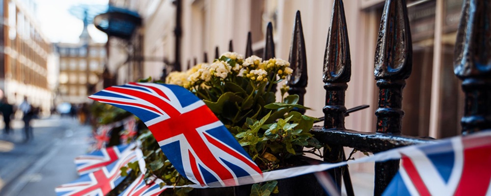 Union-Flag-Bunting-on-railing-to-illustrate-an-article-on-Sovereign-Cloud